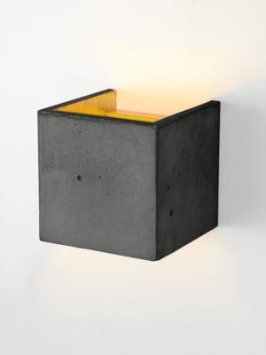 GANTlights [B3] kuutio seinävalaisin iso / tumman betonin ja kullan värisenä. Furmus.fi
