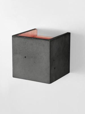 GANTlights [B3] kuutio seinävalaisin iso / tumman betonin ja kuparin värisenä. Furmus.fi