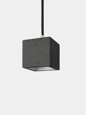 GANTlights [B6] kuutio riippuvalaisin pieni tumman harmaasta betonista ja hopean värisestä tehty valaisin. Furmus.fi.