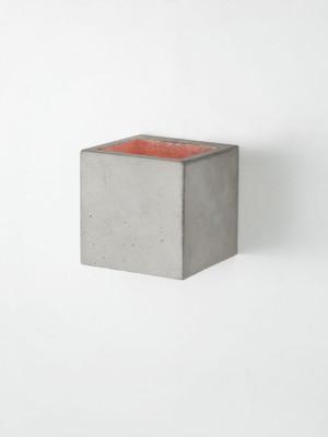 GANTlights [B9] Kuutio seinävalaisin pieni vaalea betonin ja kuparin värisenä. Furmus.fi