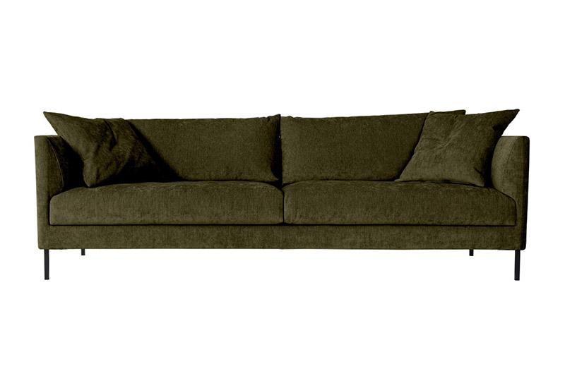 Amaya 3-istuttava sohva eros 03 kankaalla metsänvihreän värisenä Rave Furniturelta. Furmus.fi