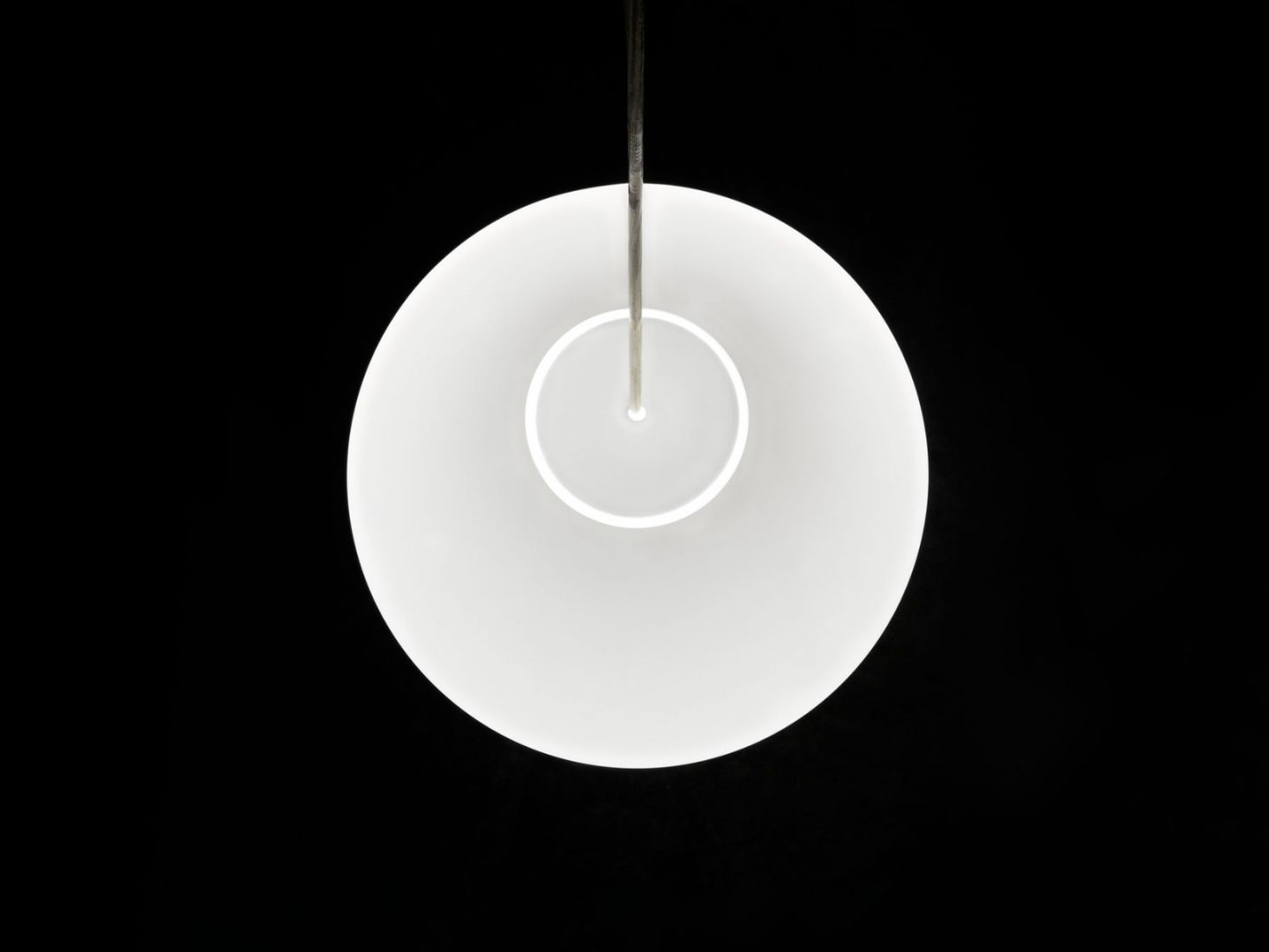 Design House Stockholm Luna kattovalaisin Furmukselta